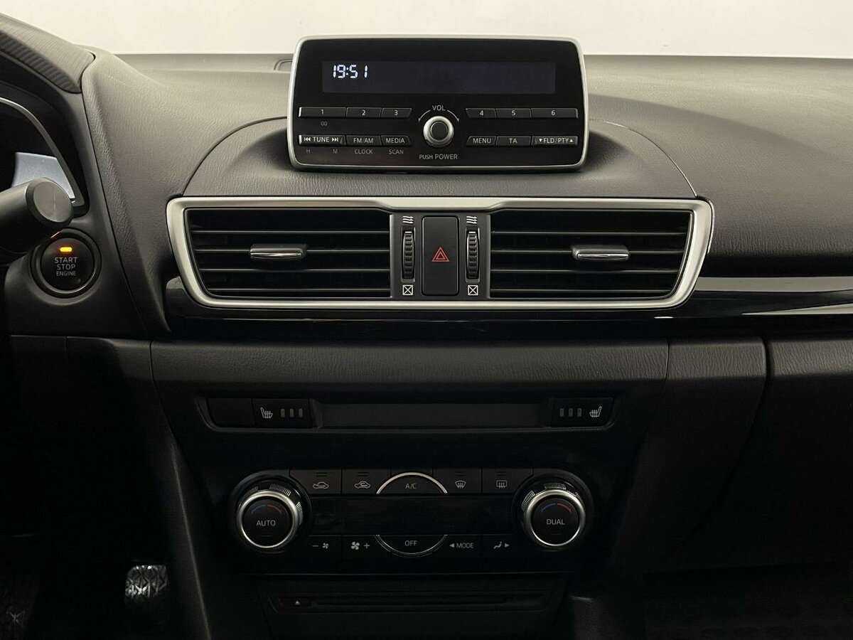Купить Mazda 3 с пробегом. Фото: #11