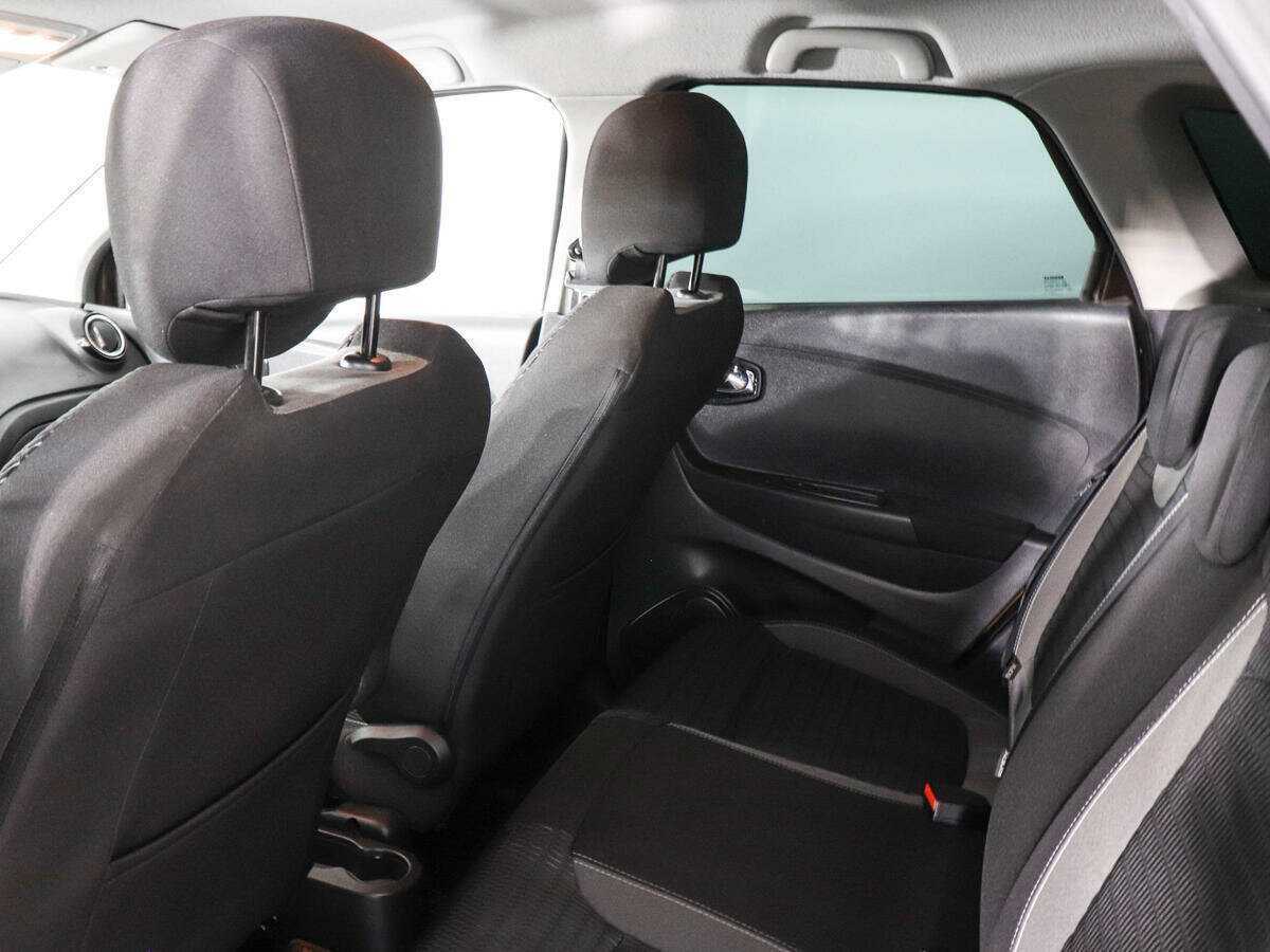 Купить Renault Kaptur с пробегом. Фото: #11