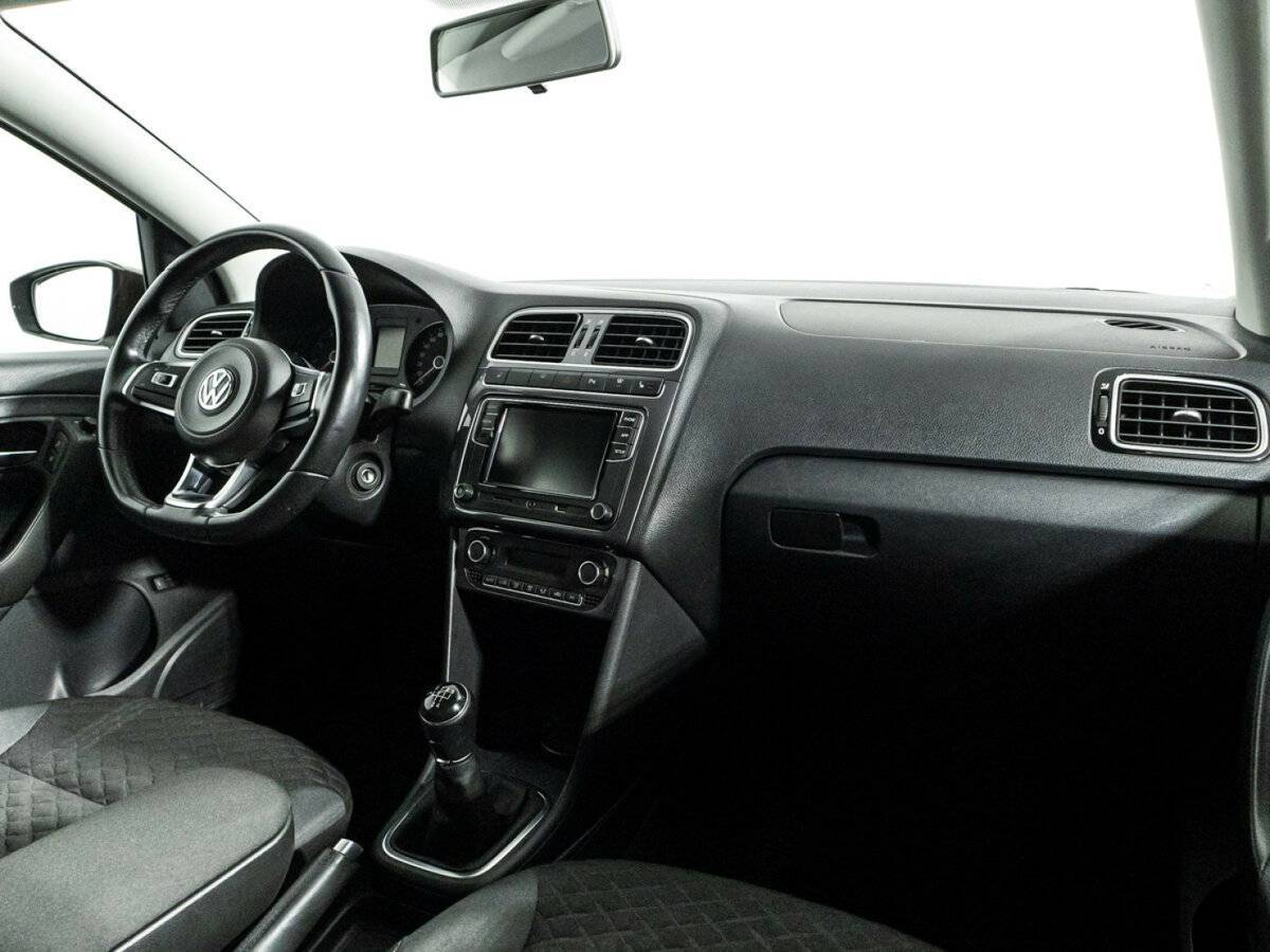 Купить Volkswagen Polo с пробегом. Фото: #8