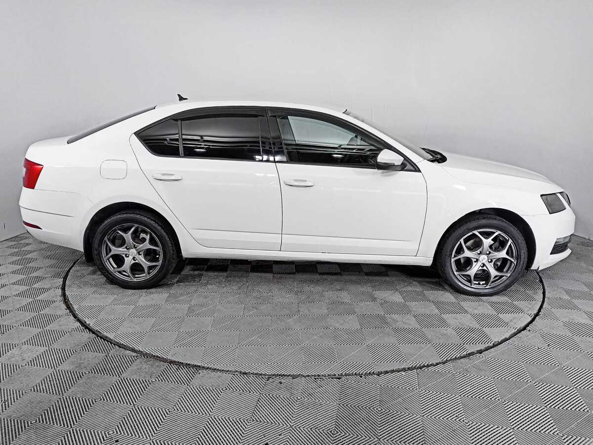 Купить Skoda Octavia с пробегом. Фото: #3