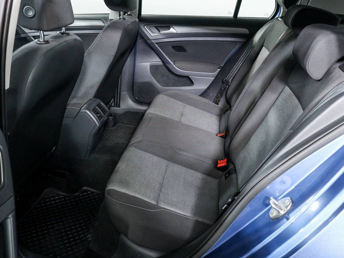 Купить Volkswagen Golf с пробегом. Фото: #8