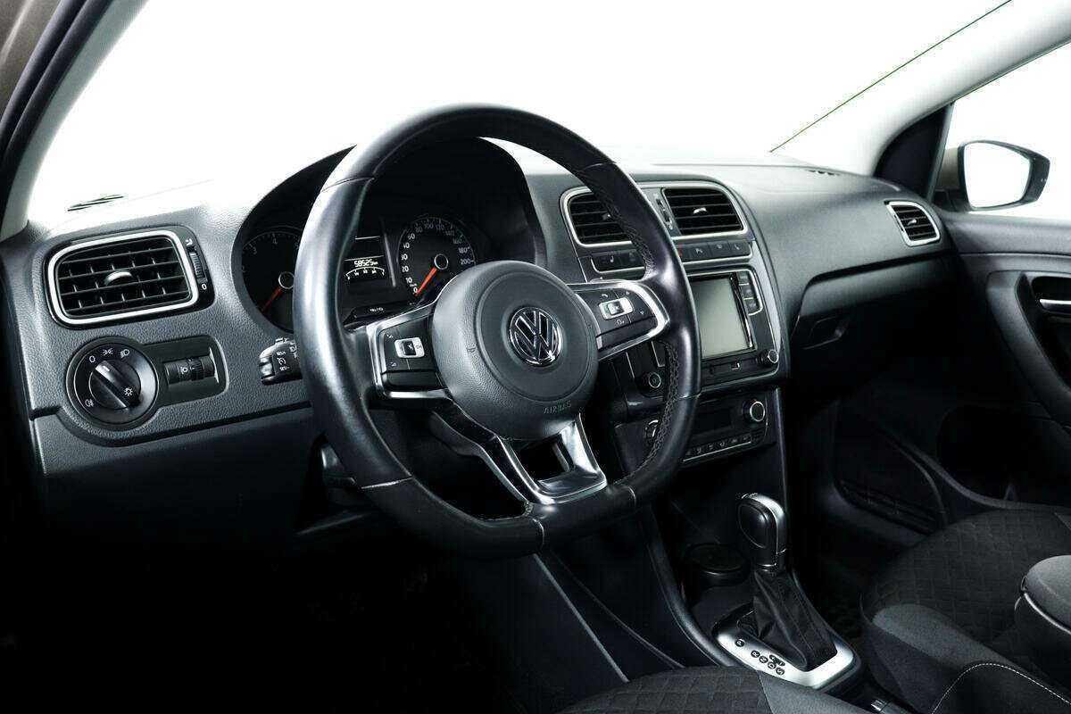 Купить Volkswagen Polo с пробегом. Фото: #12