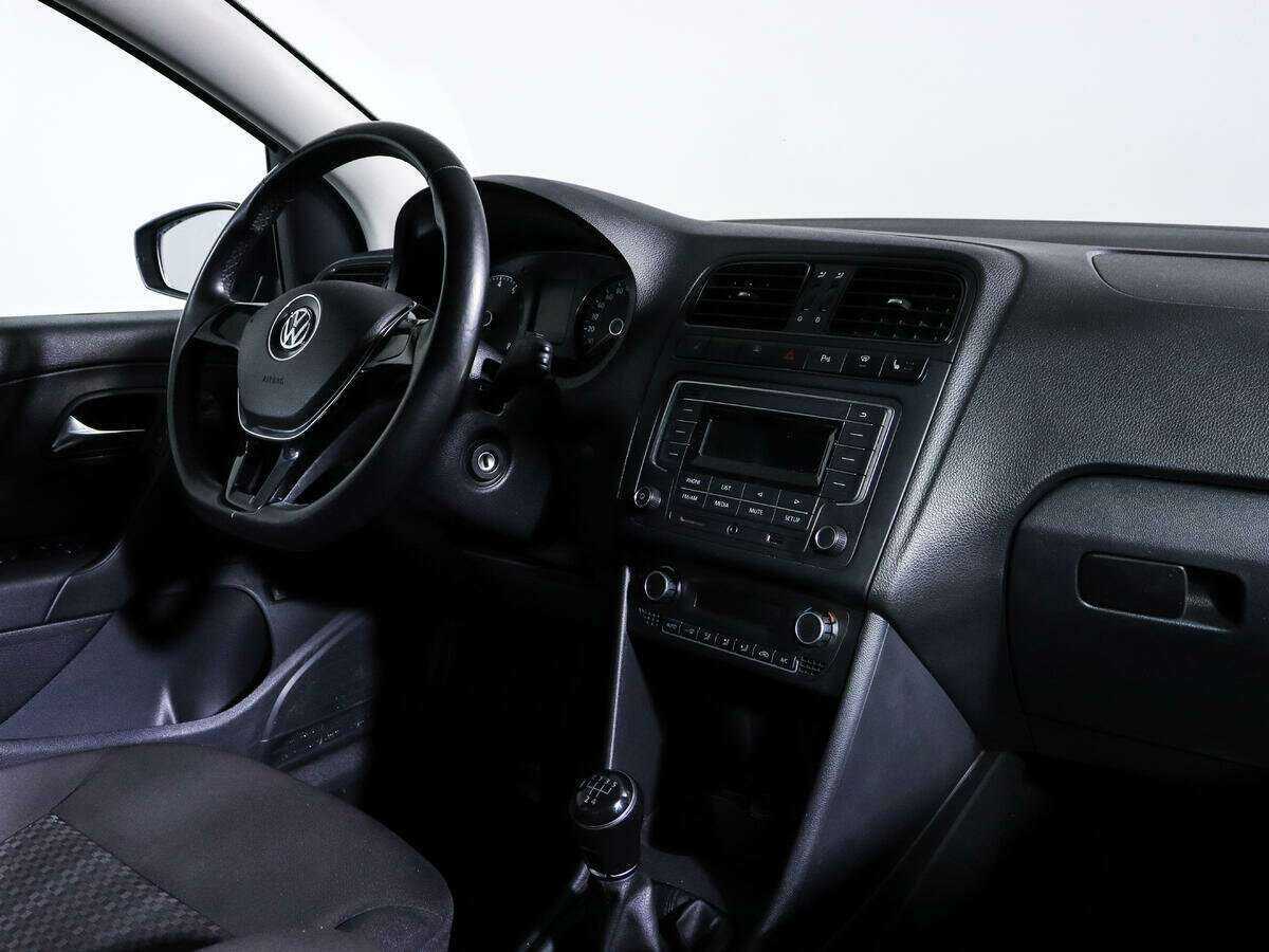 Купить Volkswagen Polo с пробегом. Фото: #5