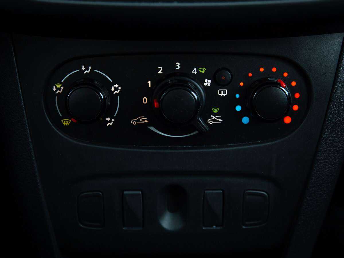 Купить Renault Sandero с пробегом. Фото: #12