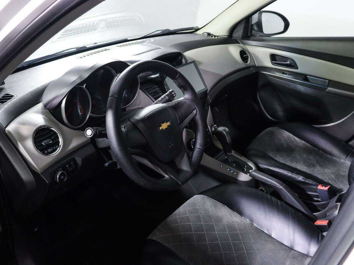Купить Chevrolet Cruze с пробегом. Фото: #13