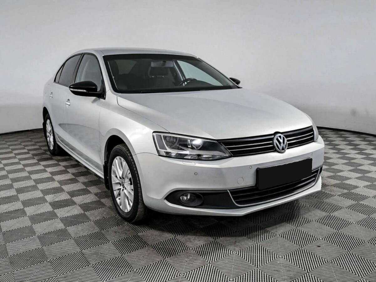 Купить Volkswagen Jetta с пробегом. Фото: #2