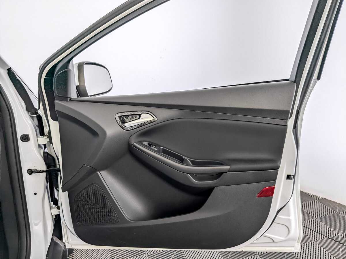 Купить Ford Focus с пробегом. Фото: #21