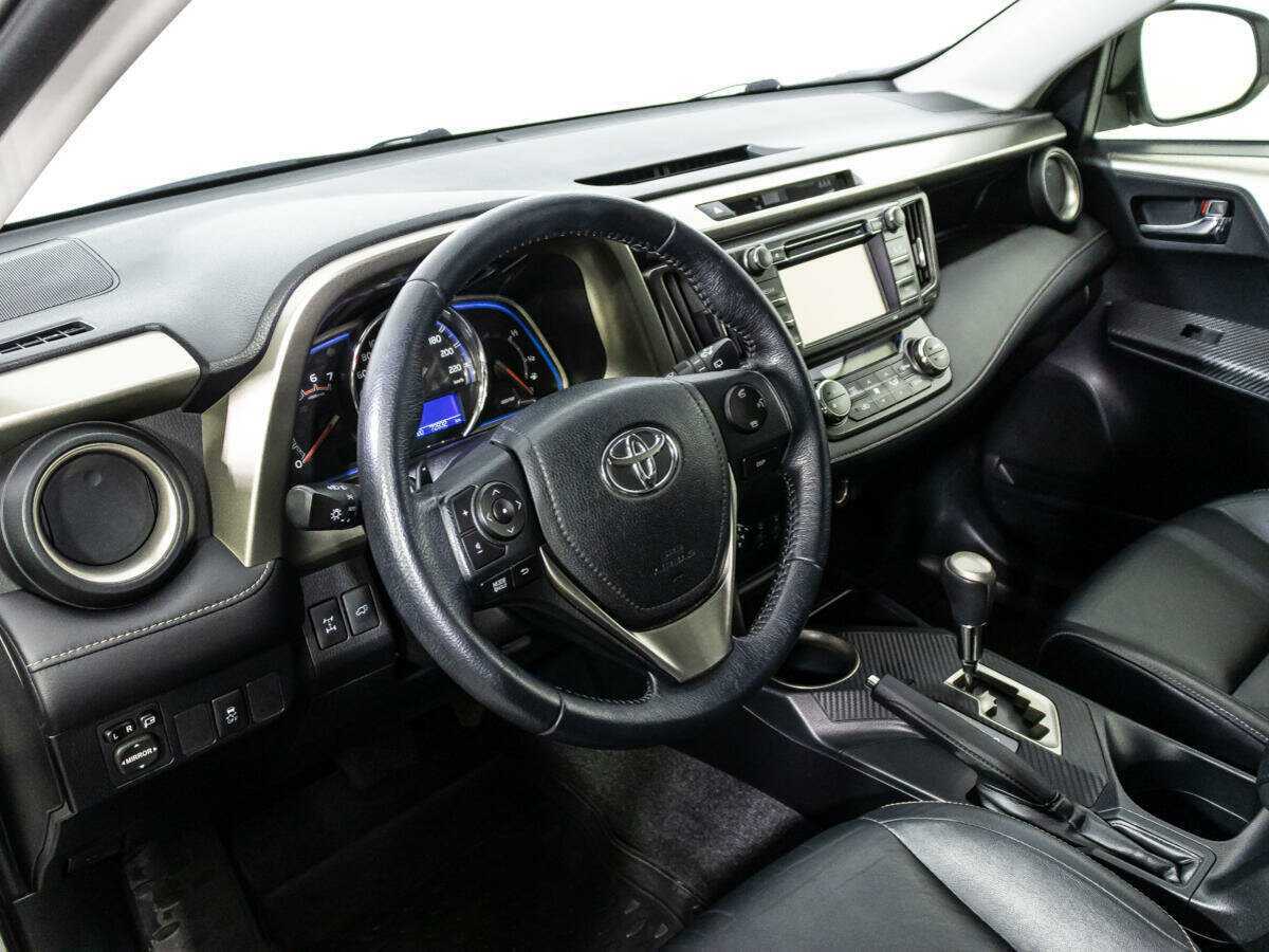 Купить Toyota RAV4 с пробегом. Фото: #10
