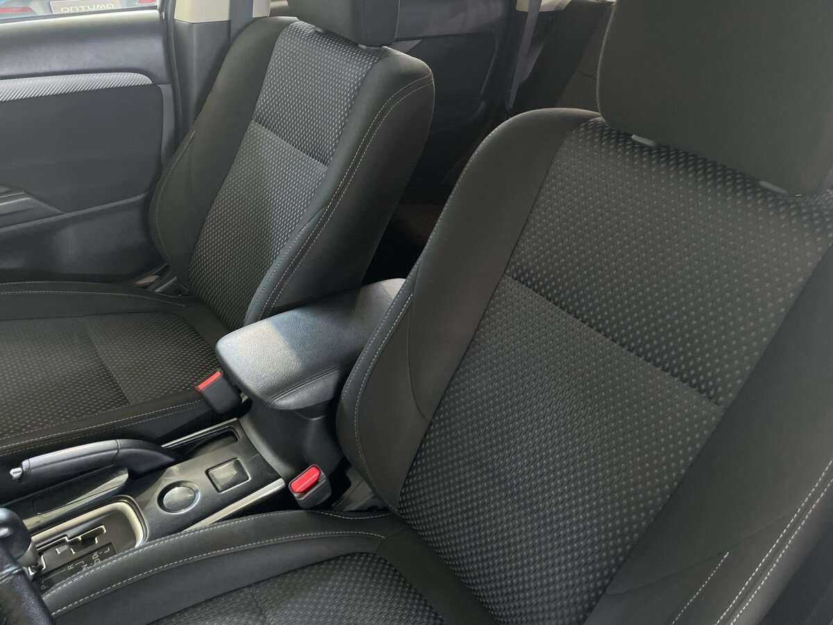 Купить Mitsubishi Outlander с пробегом. Фото: #14