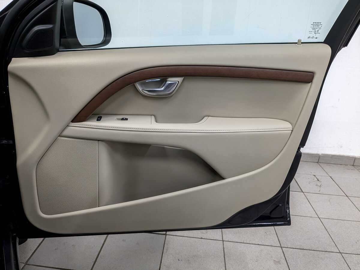 Купить Volvo S80 с пробегом. Фото: #24