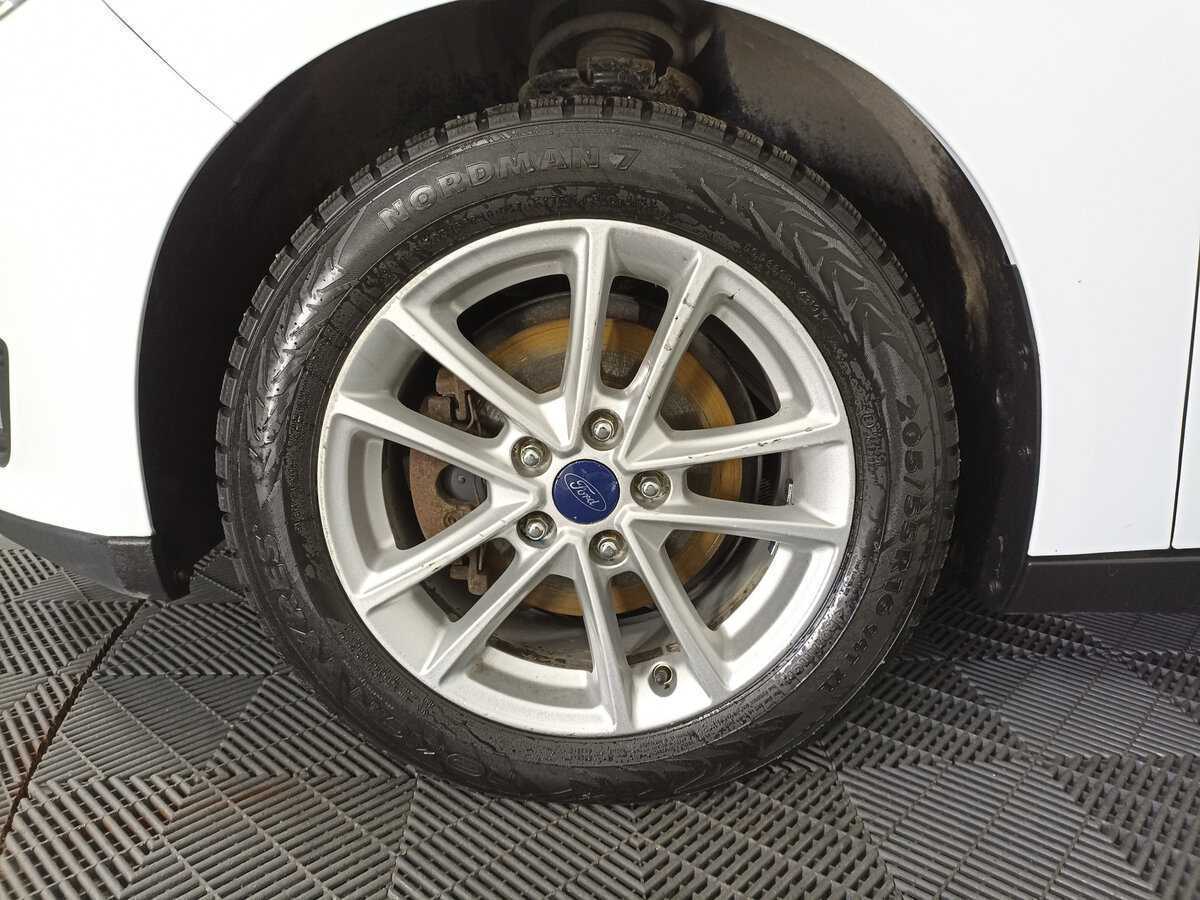 Купить Ford Focus с пробегом. Фото: #17