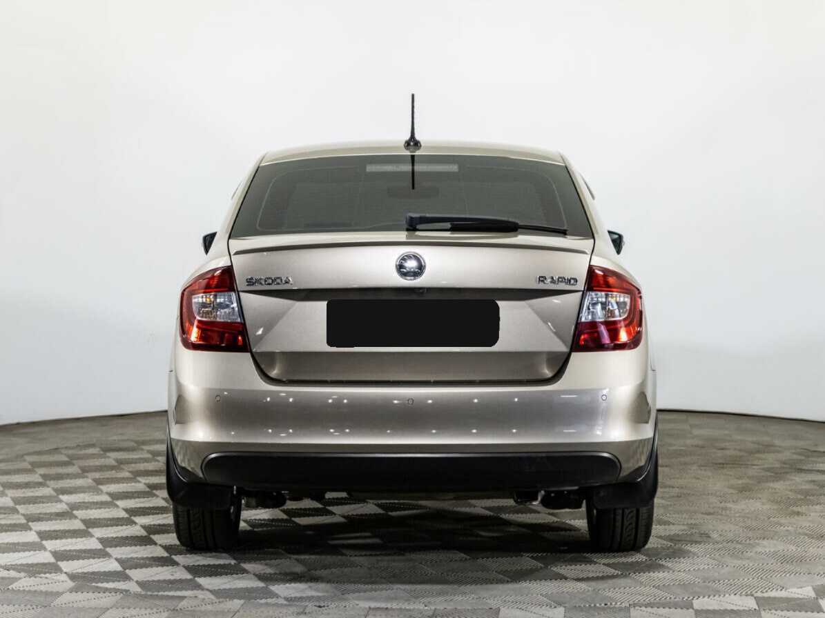 Купить Skoda Rapid с пробегом. Фото: #4