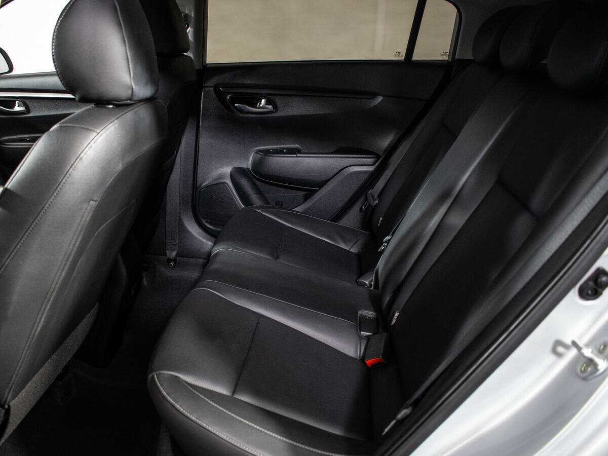 Купить Kia Rio с пробегом. Фото: #9