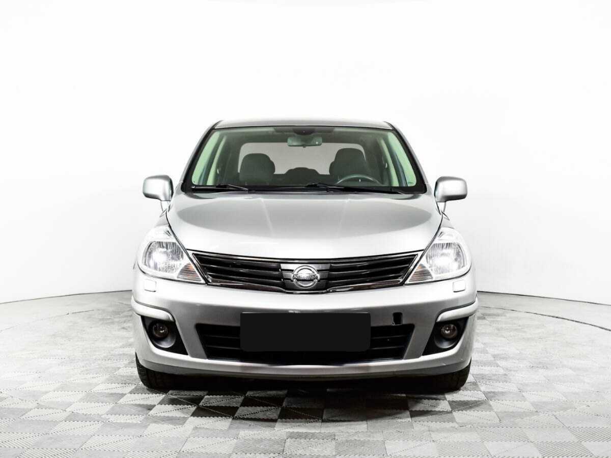 Купить Nissan Tiida с пробегом. Фото: #1