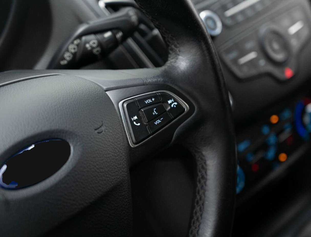 Купить Ford Focus с пробегом. Фото: #14