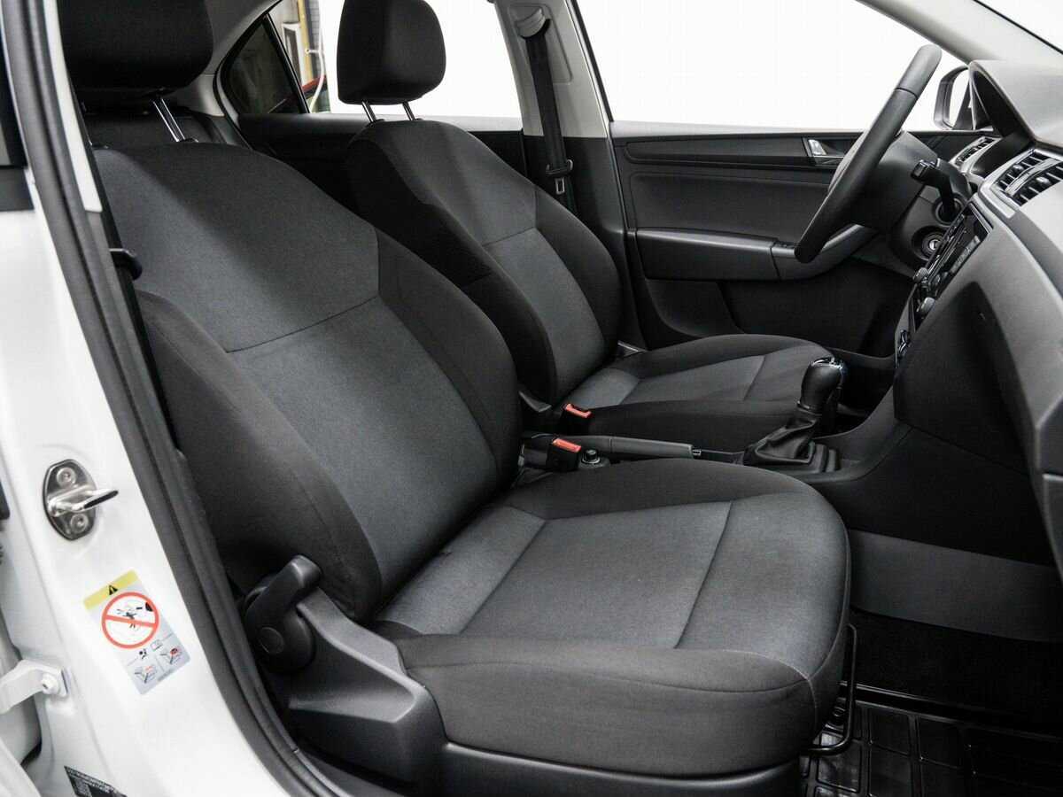 Купить Skoda Rapid с пробегом. Фото: #8