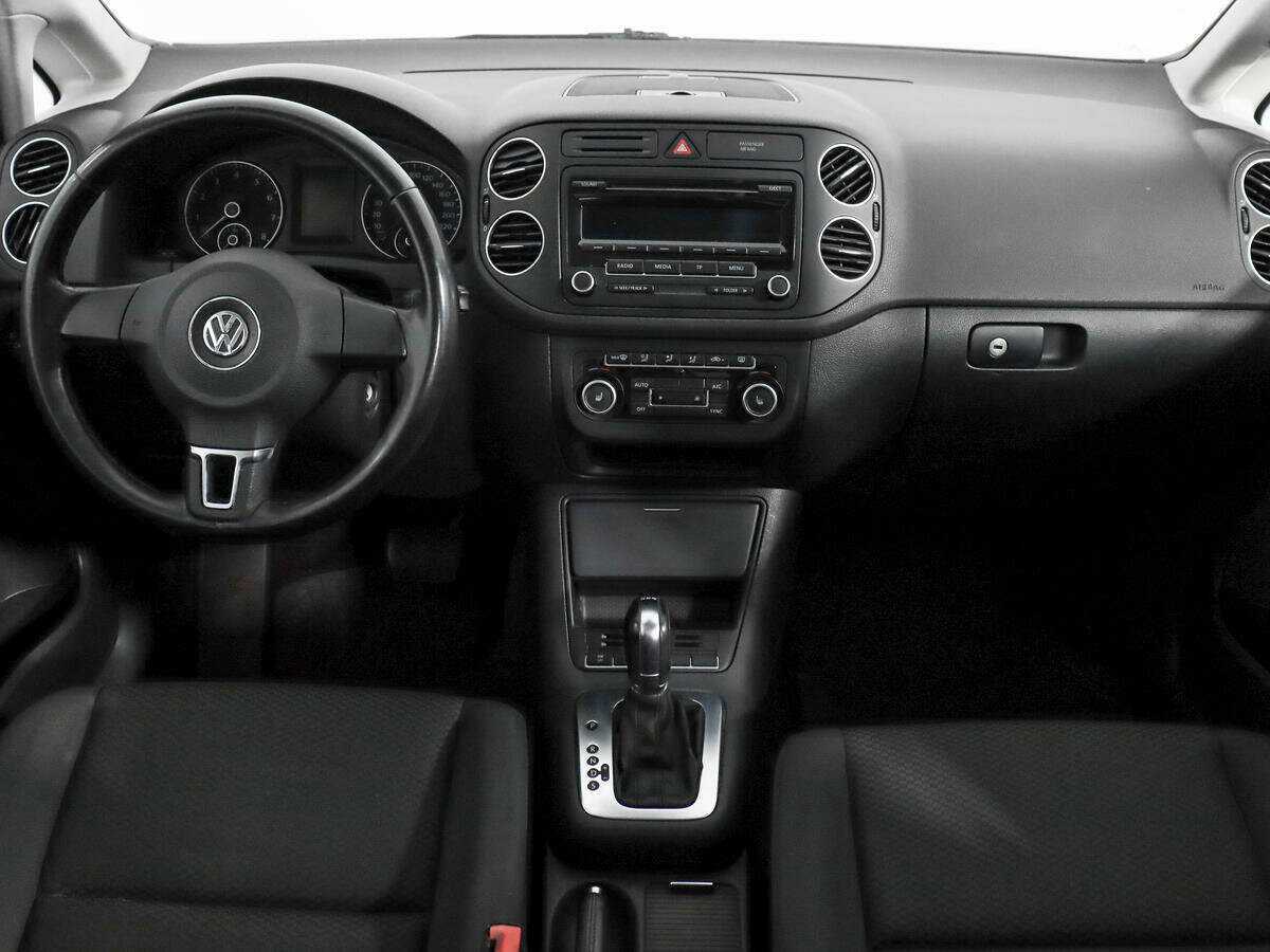 Купить Volkswagen Golf Plus с пробегом. Фото: #10
