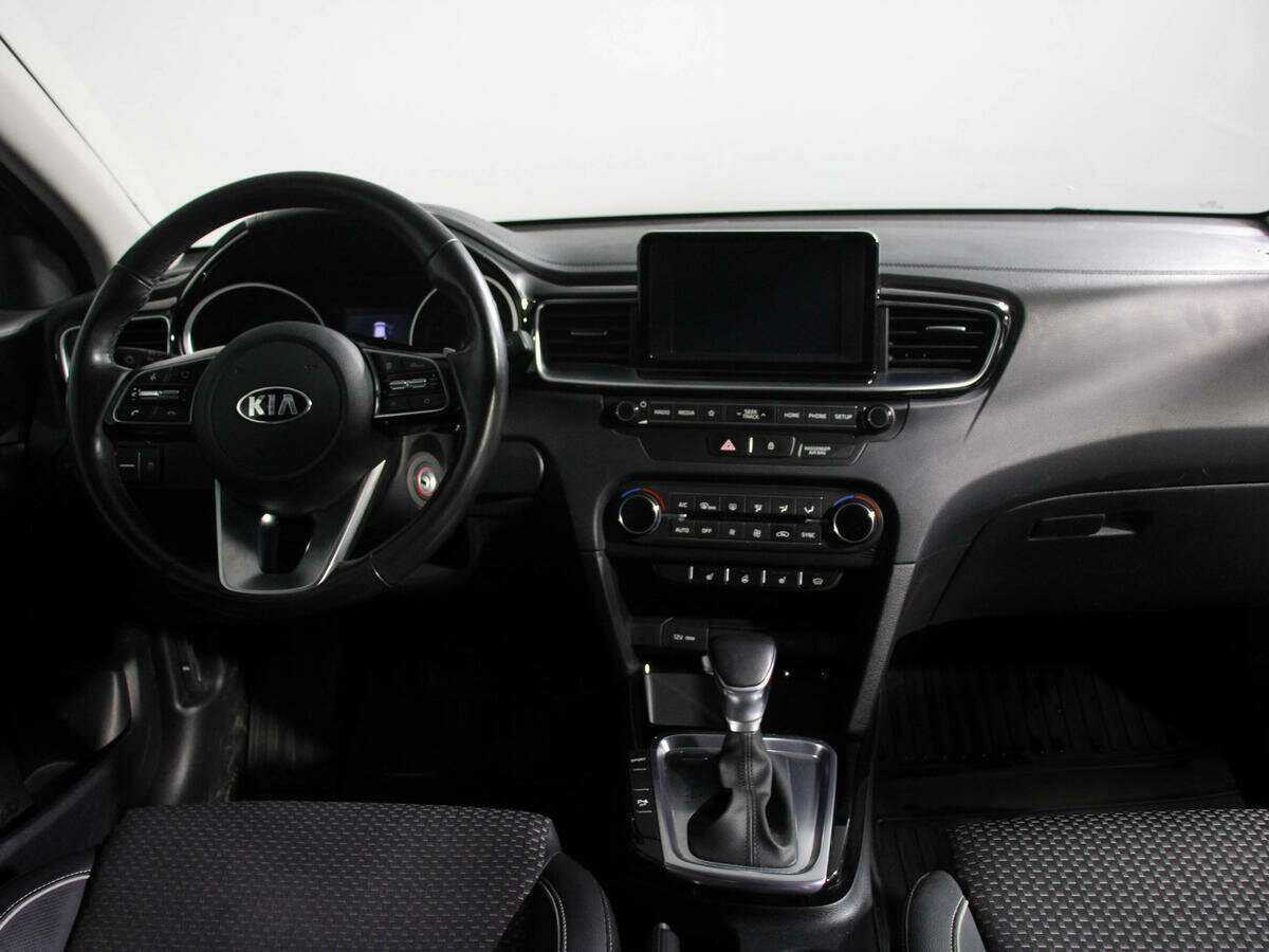 Купить Kia Ceed с пробегом. Фото: #9
