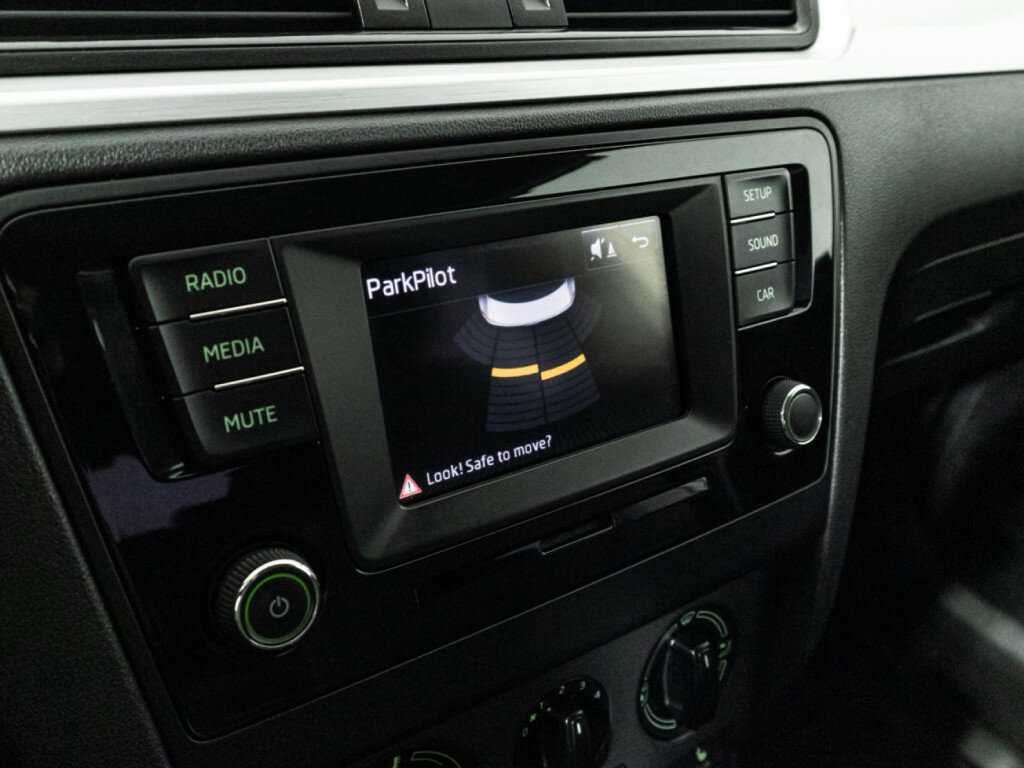 Купить Skoda Rapid с пробегом. Фото: #15