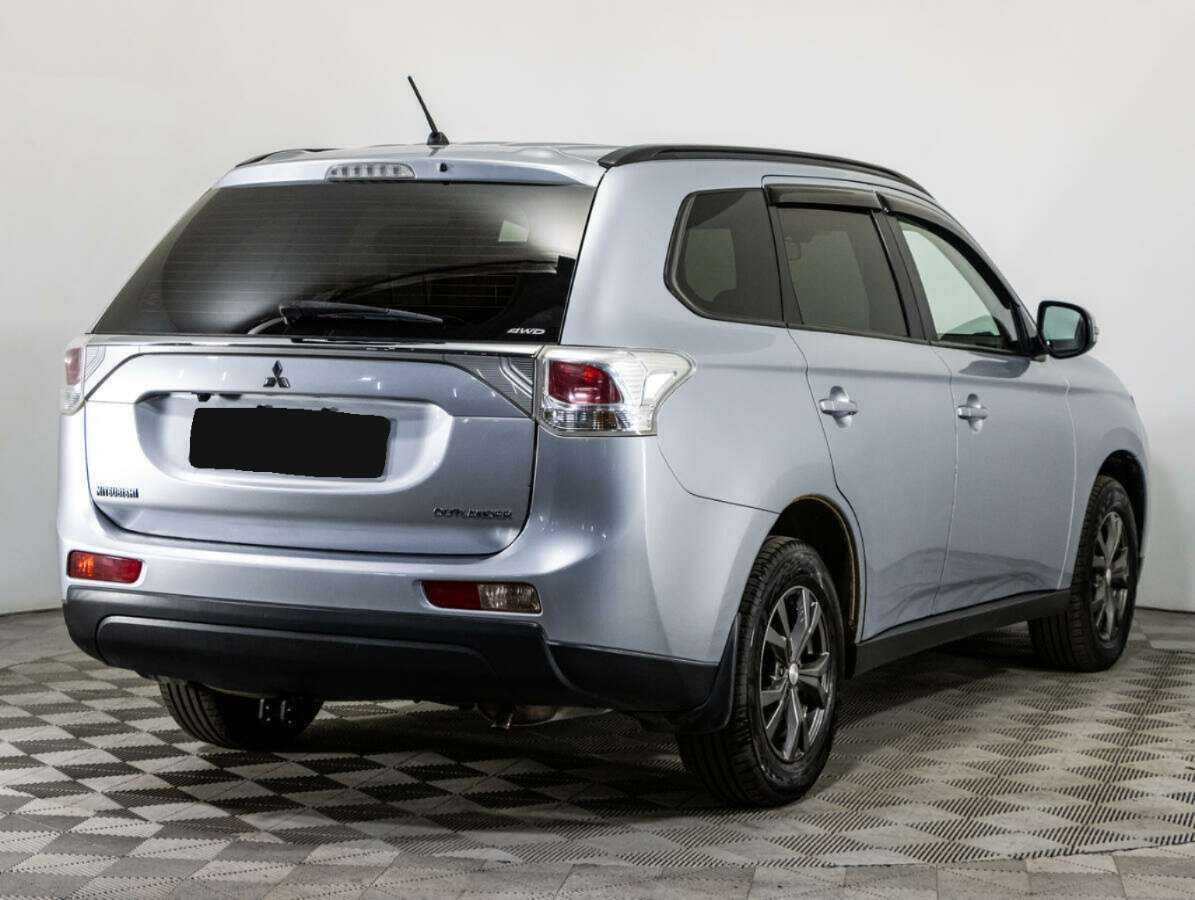 Купить Mitsubishi Outlander с пробегом. Фото: #3