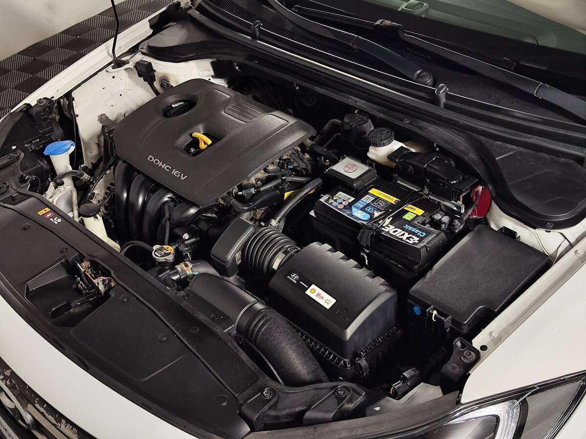Купить Hyundai Elantra с пробегом. Фото: #4