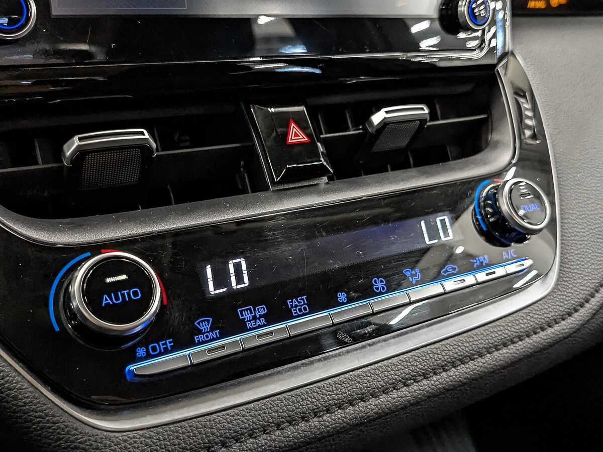 Купить Toyota Corolla с пробегом. Фото: #19