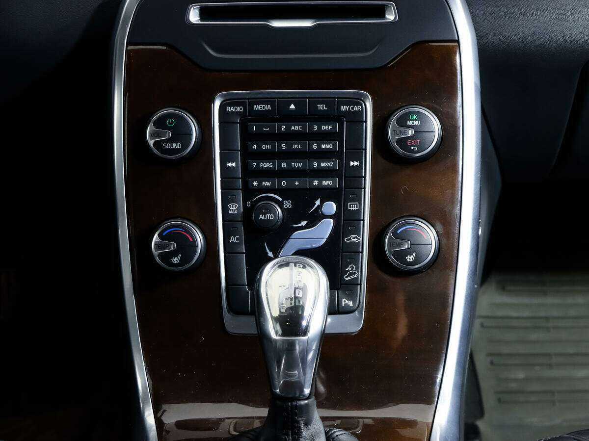 Купить Volvo XC70 с пробегом. Фото: #12