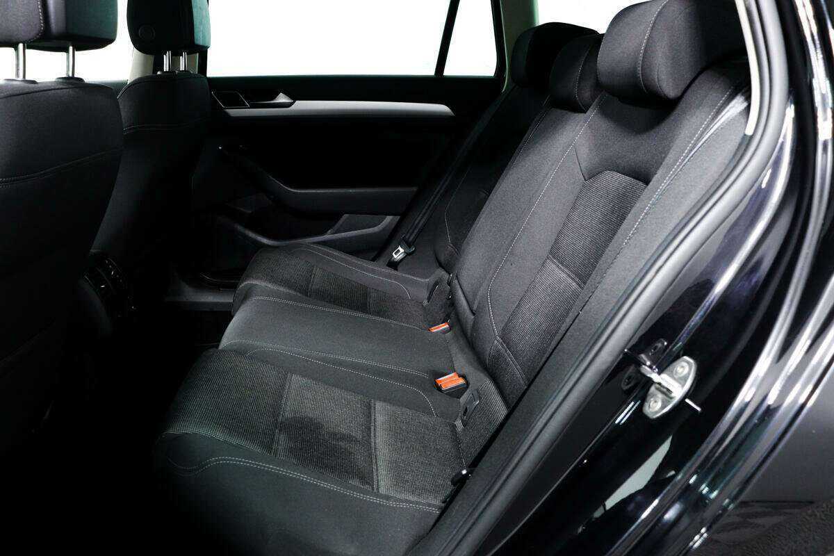 Купить Volkswagen Passat с пробегом. Фото: #11