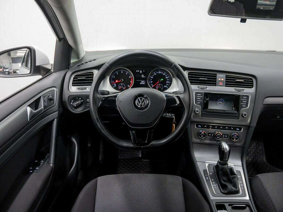 Купить Volkswagen Golf с пробегом. Фото: #10