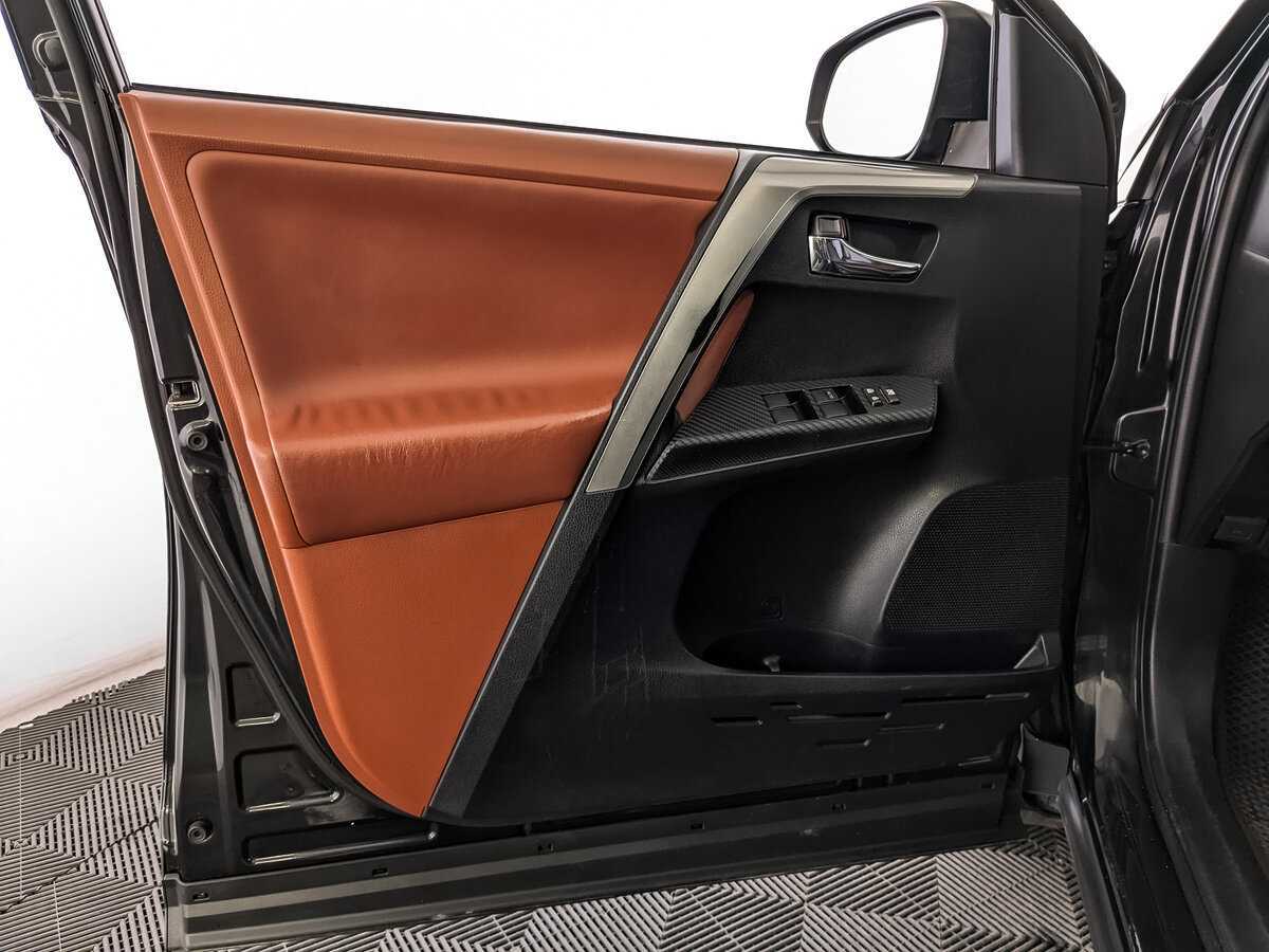 Купить Toyota RAV4 с пробегом. Фото: #14