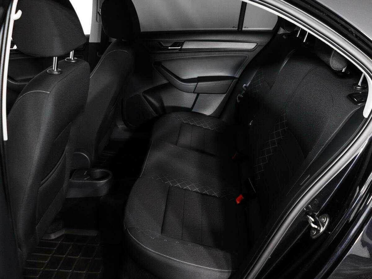 Купить Skoda Rapid с пробегом. Фото: #6