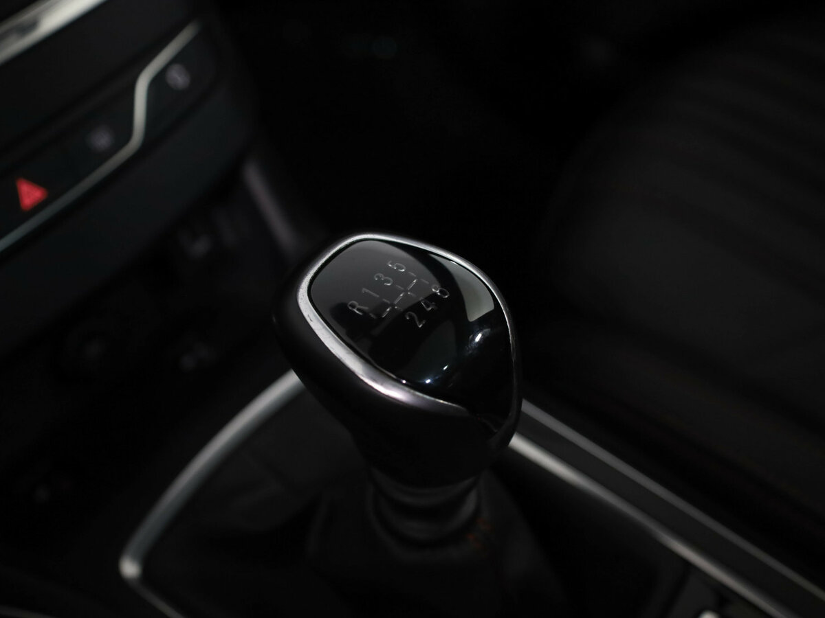 Купить Peugeot 308 с пробегом. Фото: #10