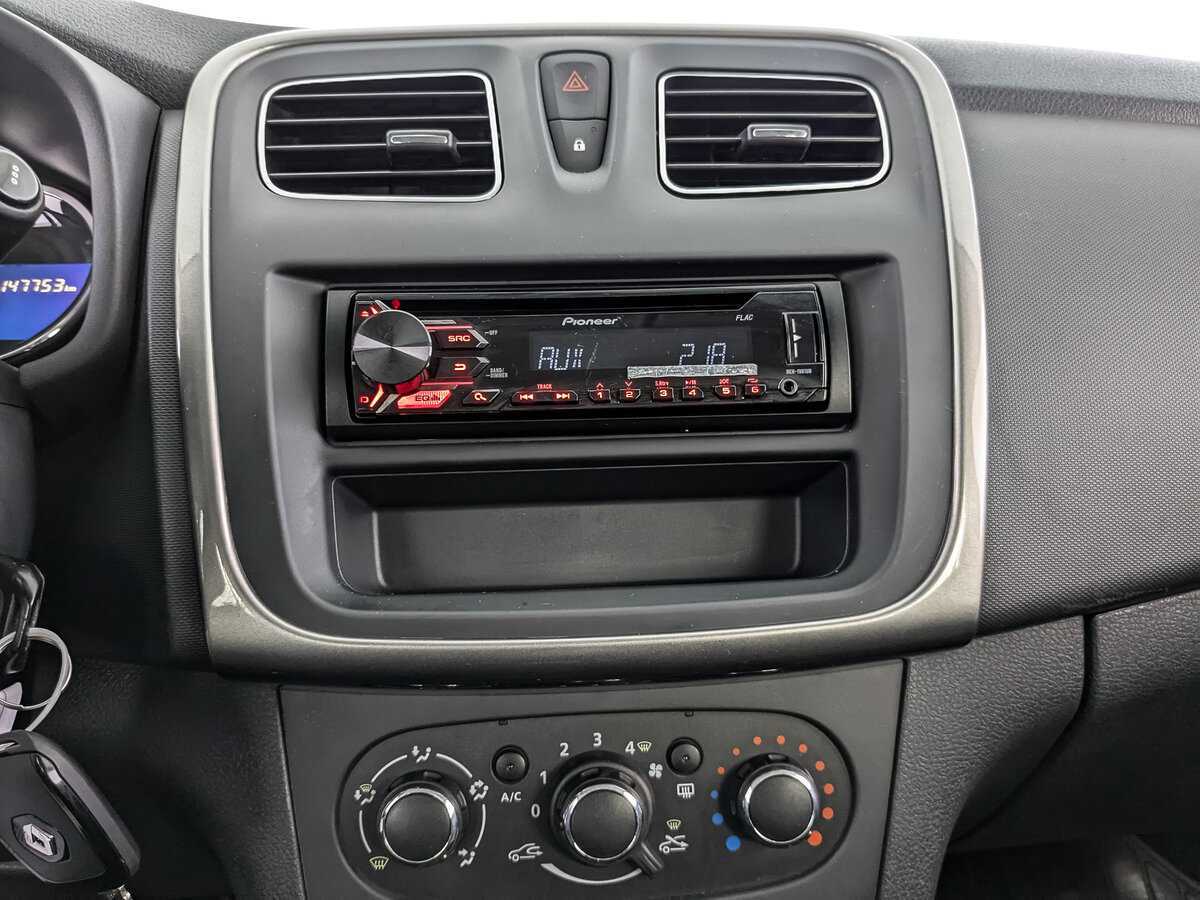 Купить Renault Logan с пробегом. Фото: #12