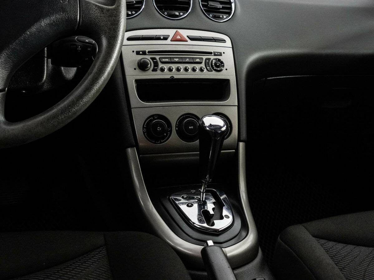 Купить Peugeot 308 с пробегом. Фото: #9