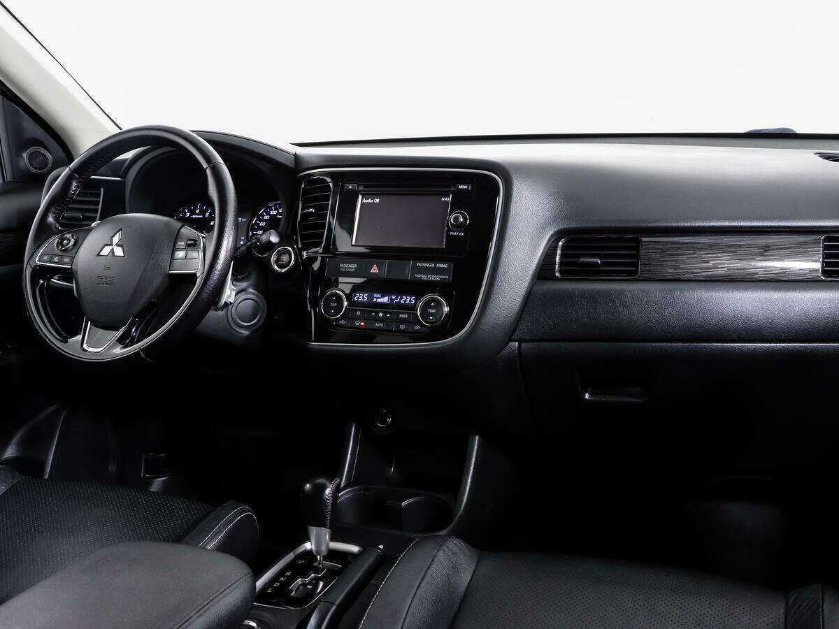 Купить Mitsubishi Outlander с пробегом. Фото: #8