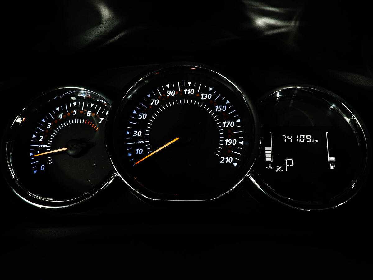 Купить Renault Logan с пробегом. Фото: #10