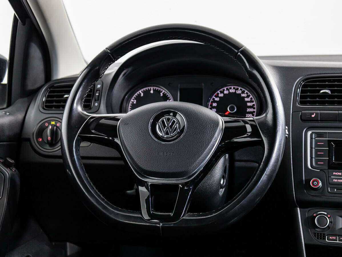 Купить Volkswagen Polo с пробегом. Фото: #8