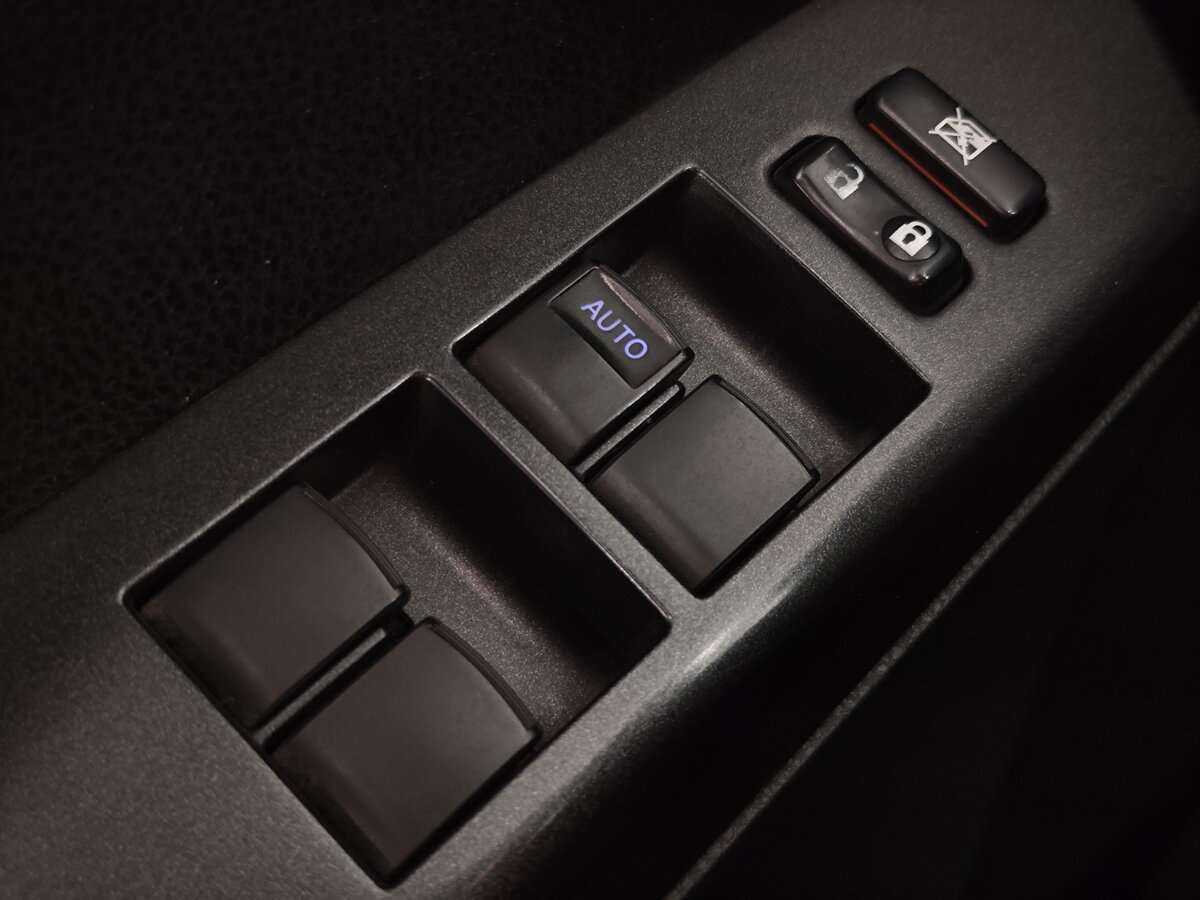 Купить Toyota RAV4 с пробегом. Фото: #17