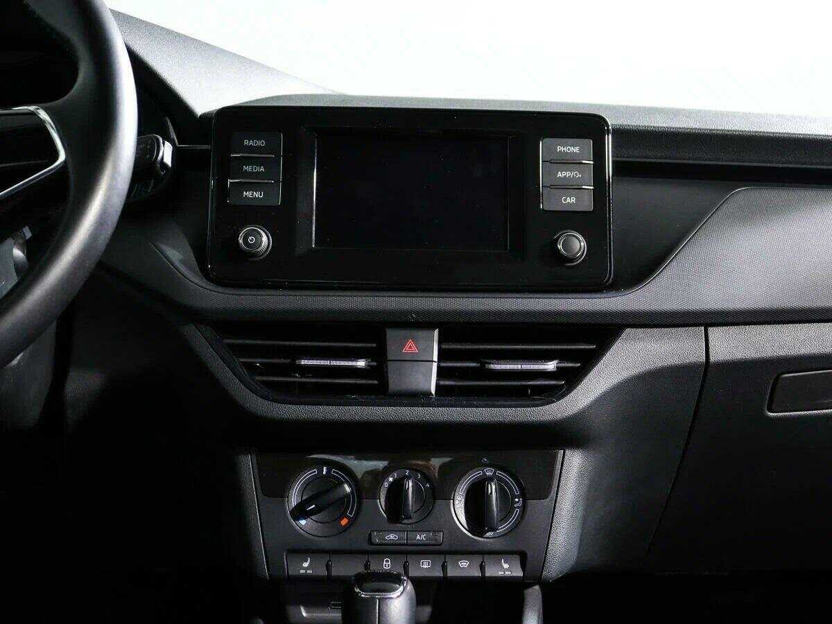 Купить Skoda Rapid с пробегом. Фото: #10