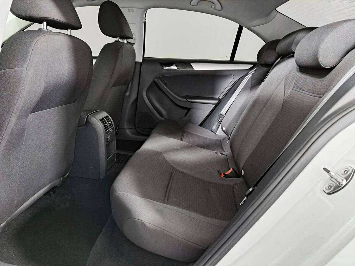 Купить Volkswagen Jetta с пробегом. Фото: #11