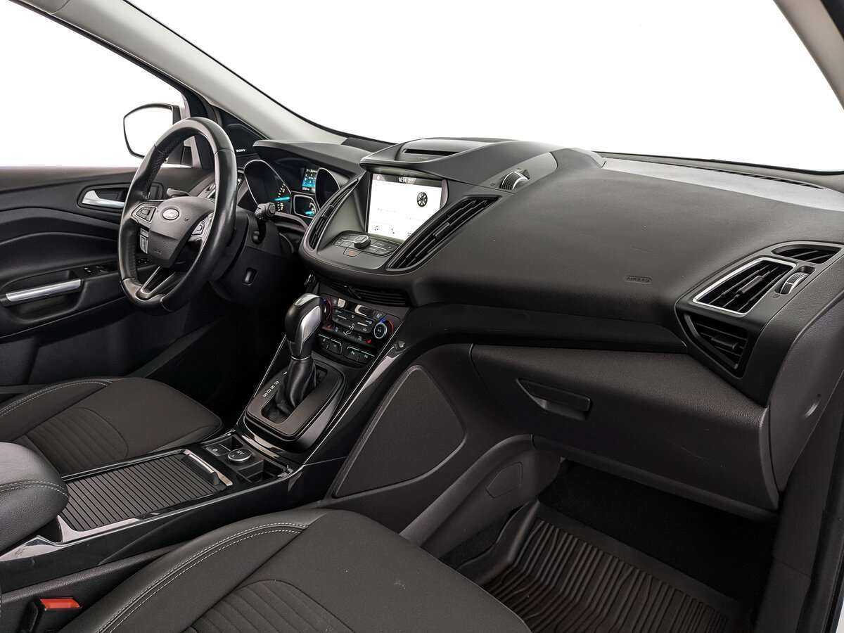 Купить Ford Kuga с пробегом. Фото: #8