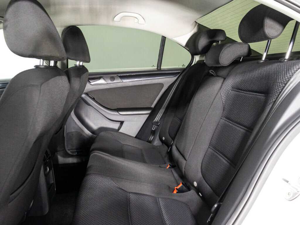 Купить Volkswagen Jetta с пробегом. Фото: #9