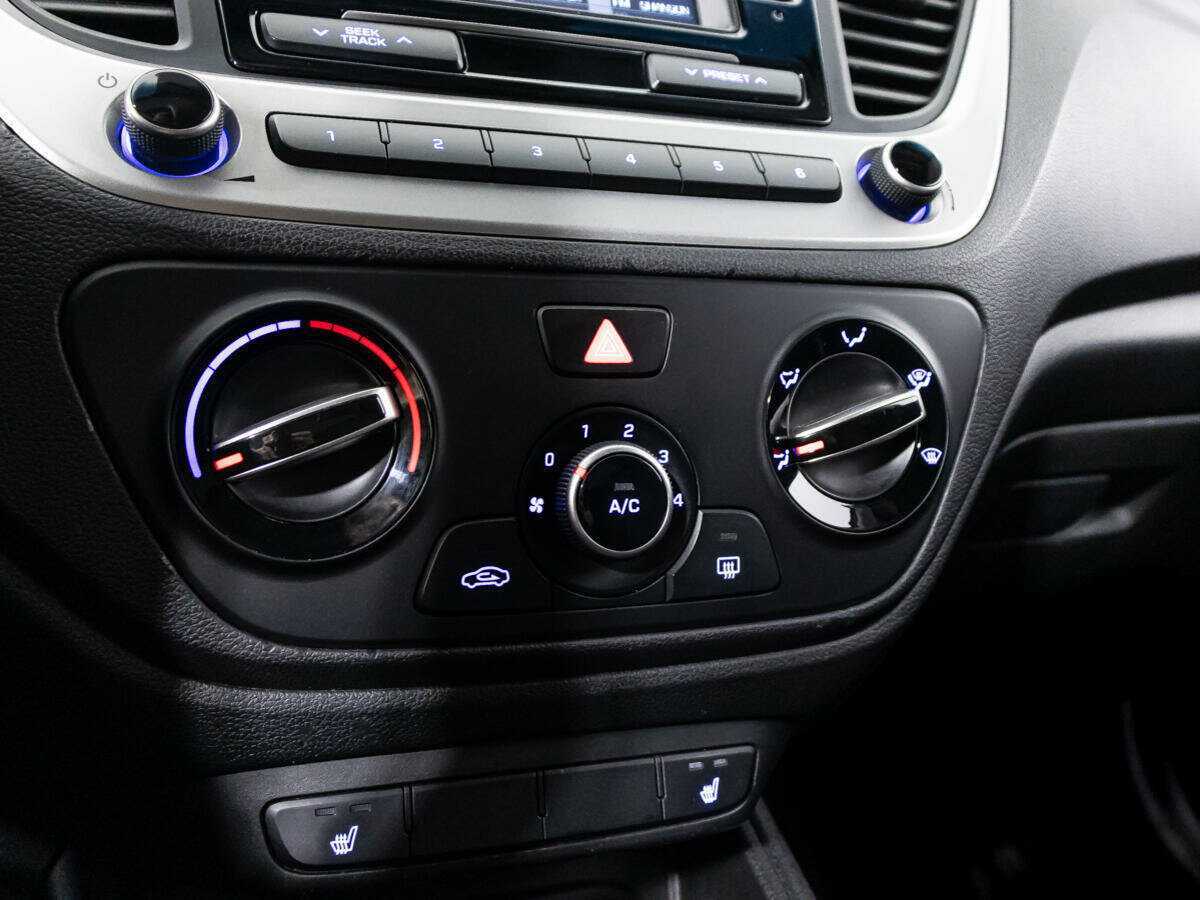 Купить Hyundai Solaris с пробегом. Фото: #14