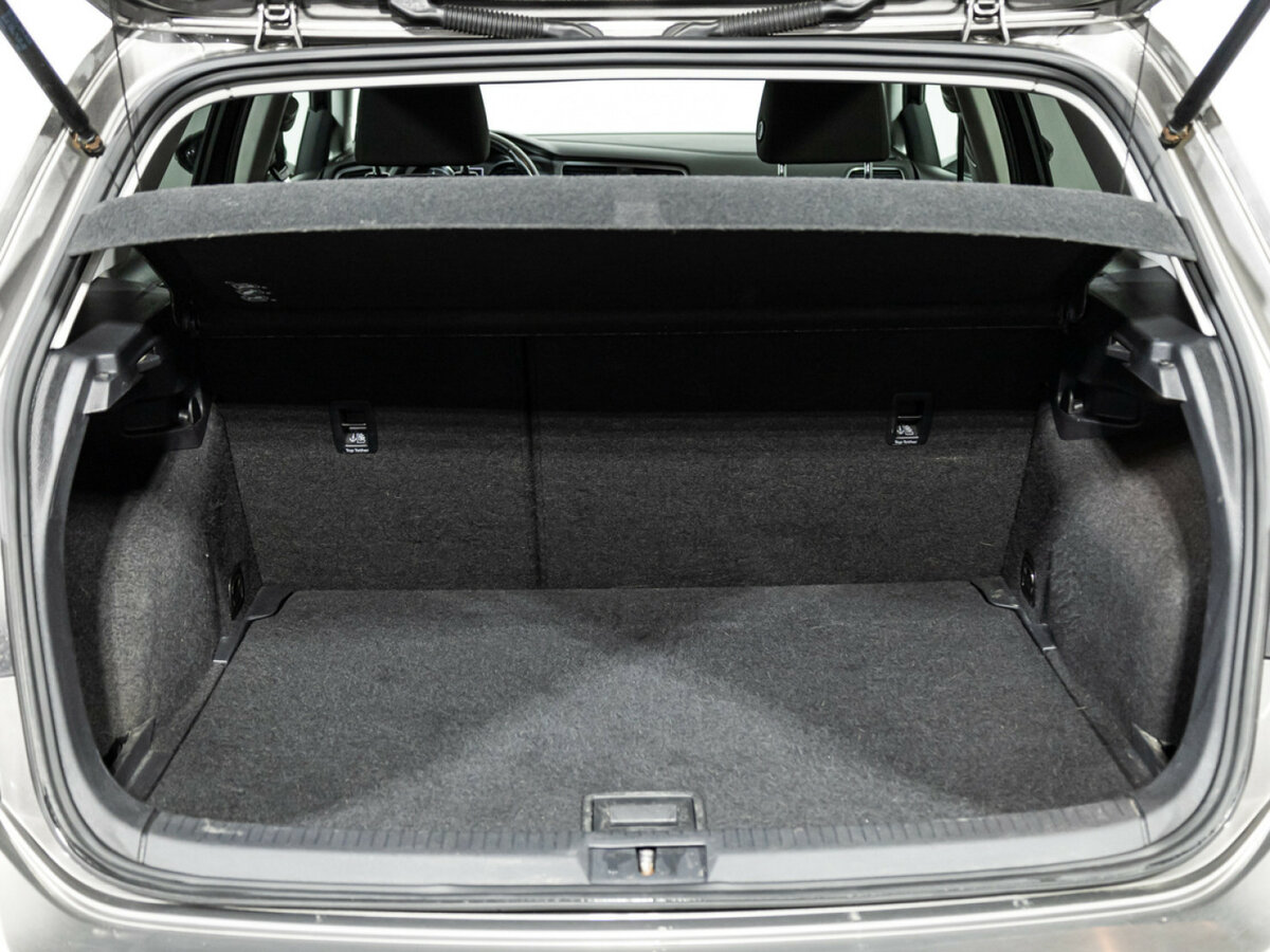 Купить Volkswagen Golf с пробегом. Фото: #16