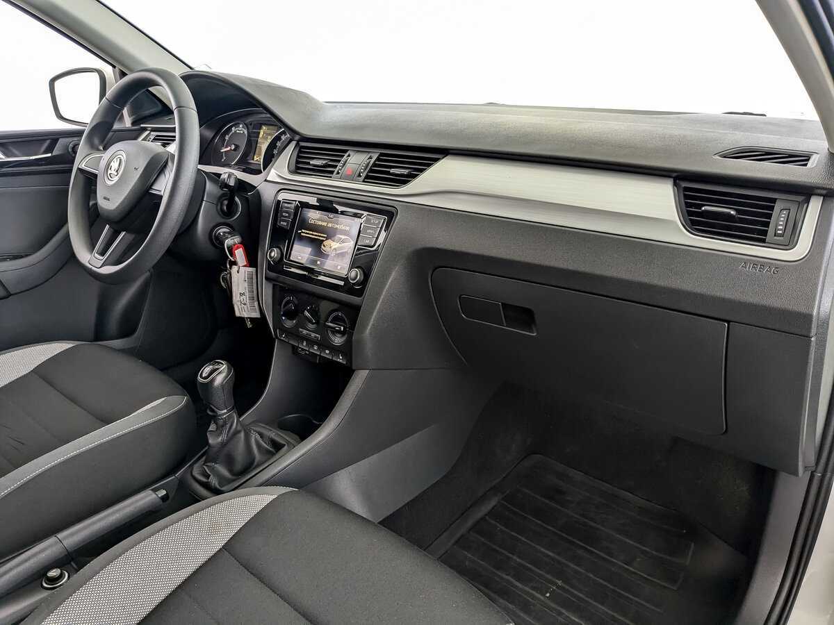 Купить Skoda Rapid с пробегом. Фото: #8