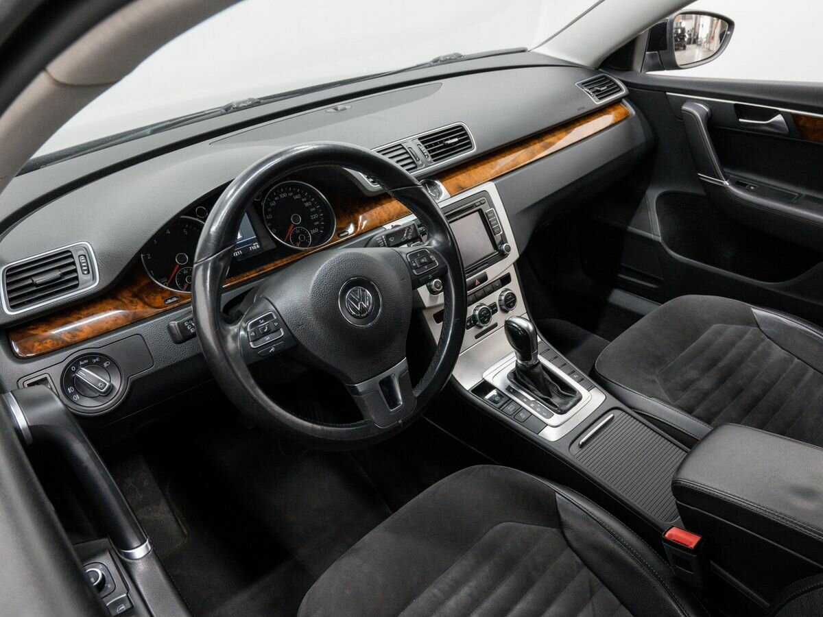 Купить Volkswagen Passat с пробегом. Фото: #12