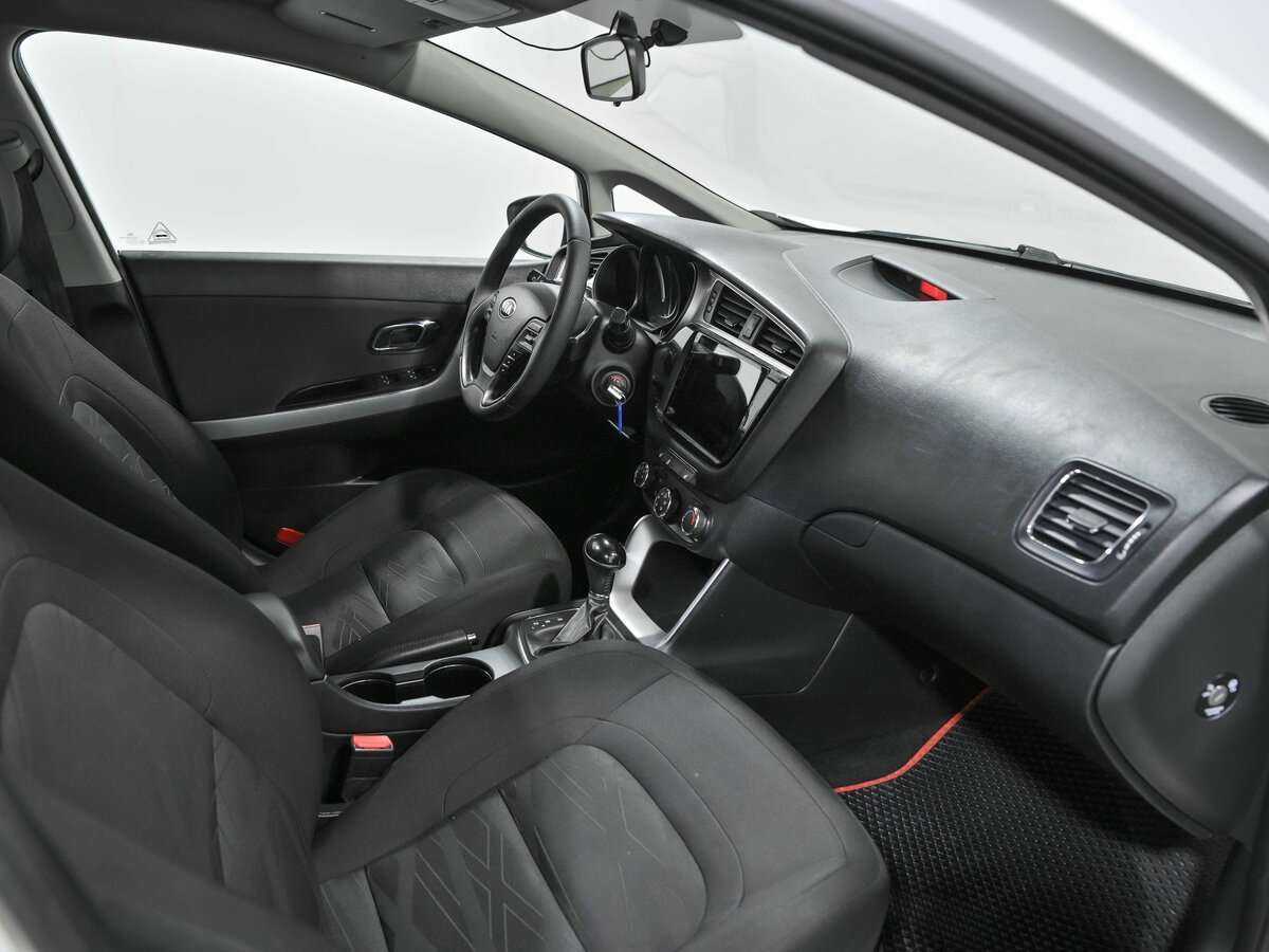 Купить Kia Ceed с пробегом. Фото: #5