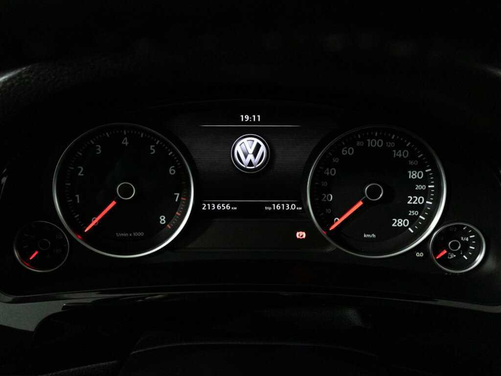 Купить Volkswagen Touareg с пробегом. Фото: #11
