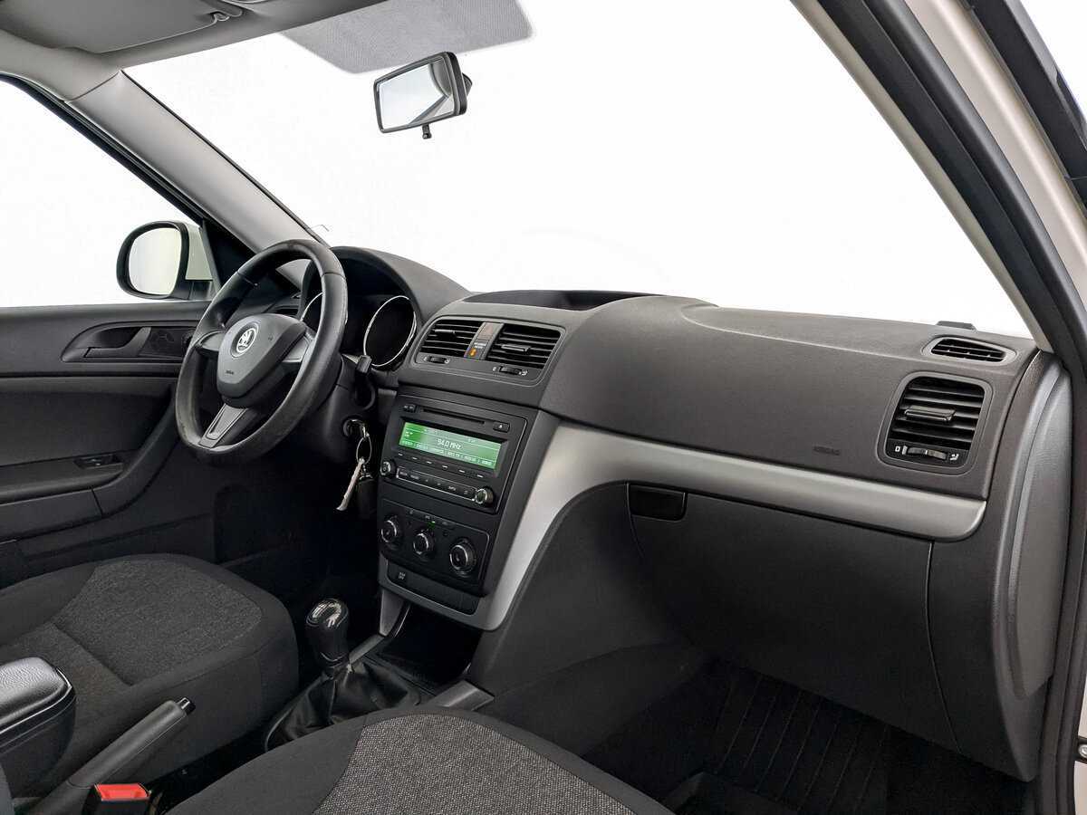 Купить Skoda Yeti с пробегом. Фото: #8