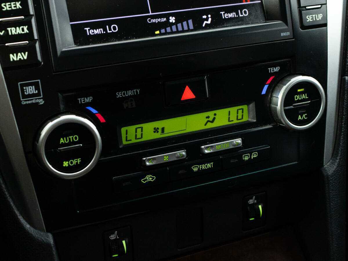 Купить Toyota Camry с пробегом. Фото: #18